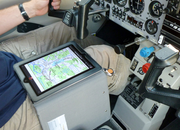 i-Pilot iPad/iPad2/iPad3 térdblokk - Kattintásra bezárul